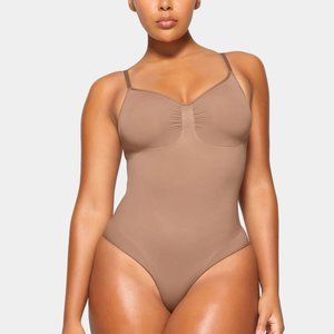 SKIMS - Seamless Sculpt Brief Bodysuit | Sienna | S/M | NWOT / NEW | Shapewear